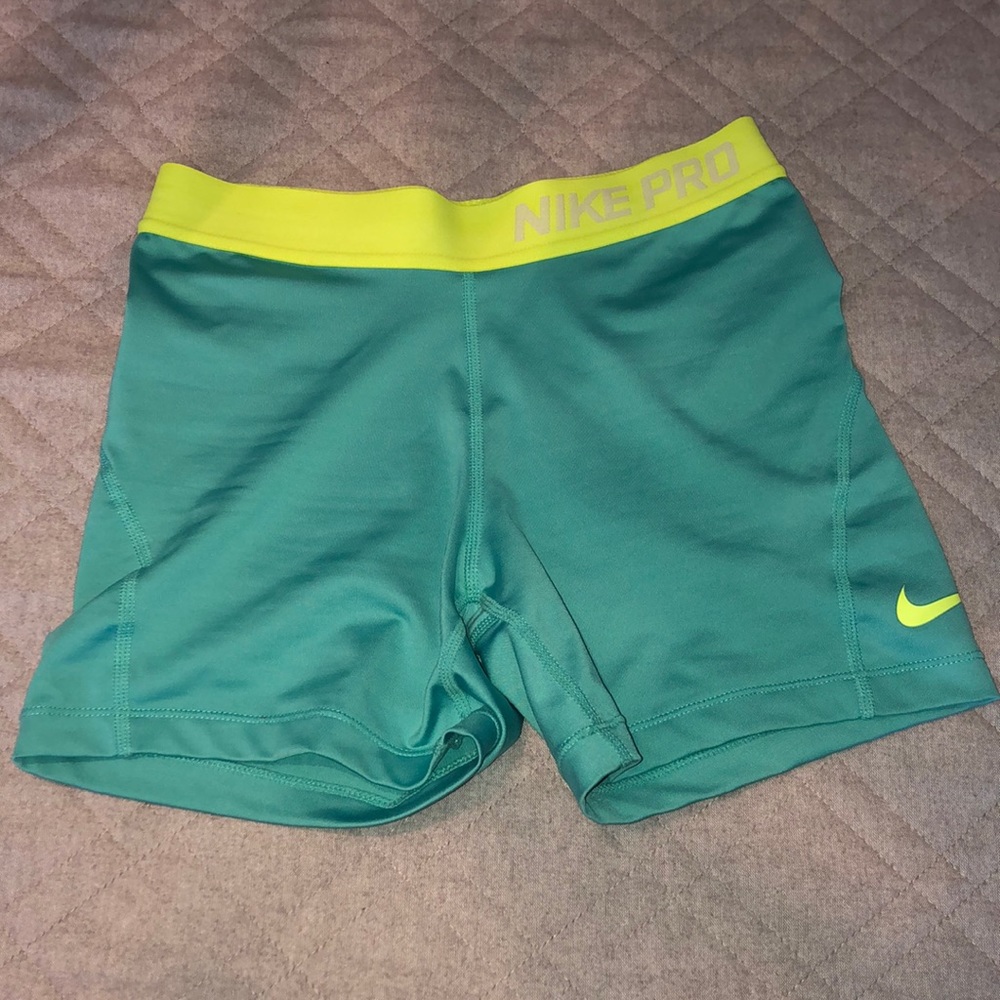 NIKE PRO